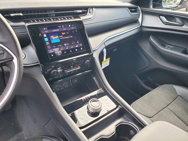 new 2025 Jeep Grand Cherokee car, priced at $40,547