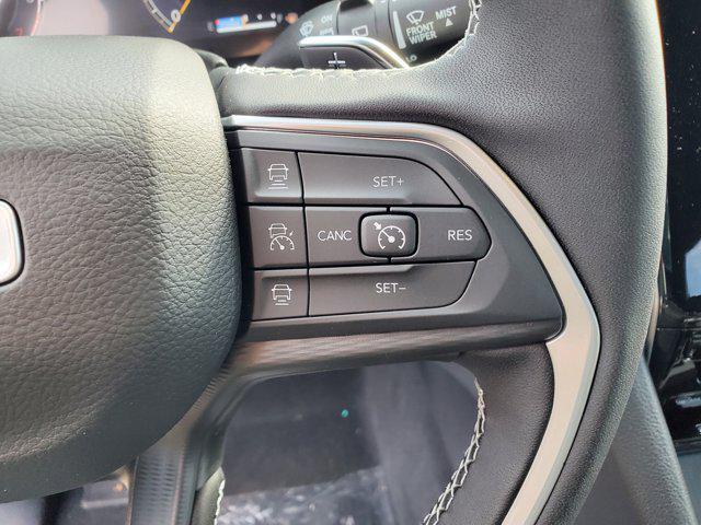 new 2025 Jeep Grand Cherokee car, priced at $40,547