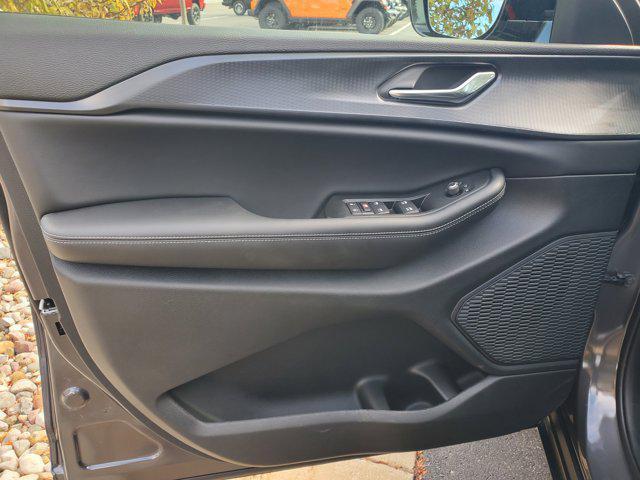 new 2025 Jeep Grand Cherokee car, priced at $40,547