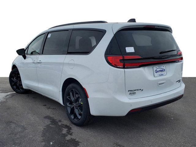 new 2024 Chrysler Pacifica car, priced at $54,954