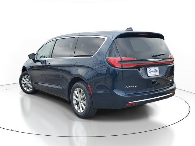 new 2025 Chrysler Pacifica car, priced at $44,968
