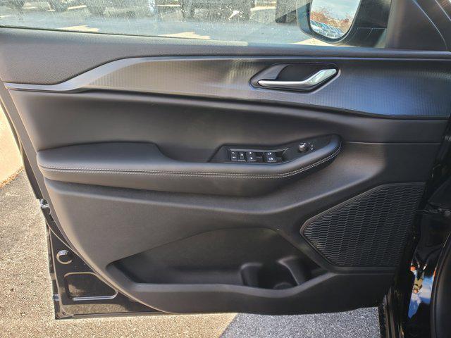 new 2025 Jeep Grand Cherokee car, priced at $35,360