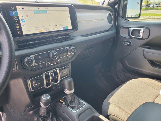 new 2025 Jeep Gladiator car, priced at $45,275