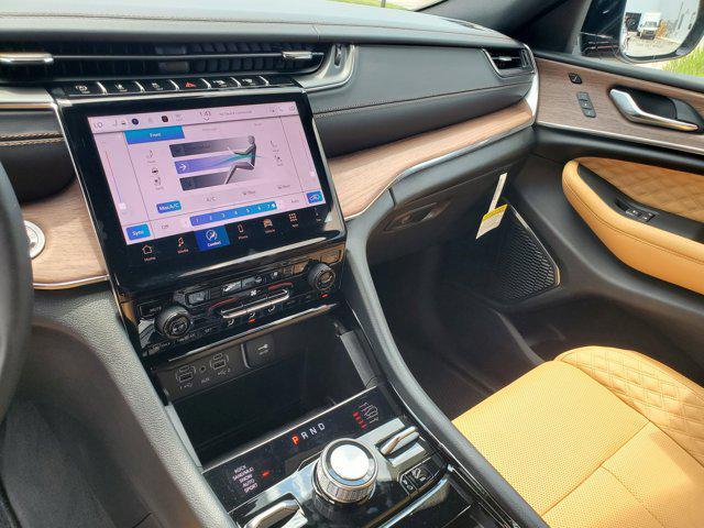 new 2025 Jeep Grand Cherokee car, priced at $56,525