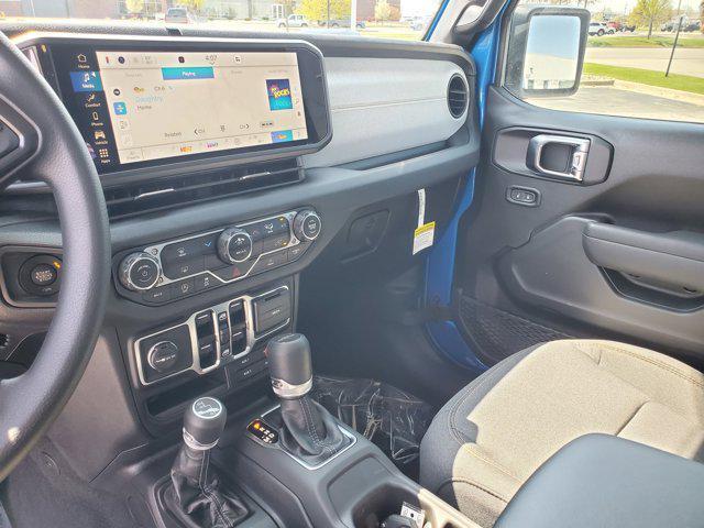 new 2025 Jeep Gladiator car, priced at $45,275