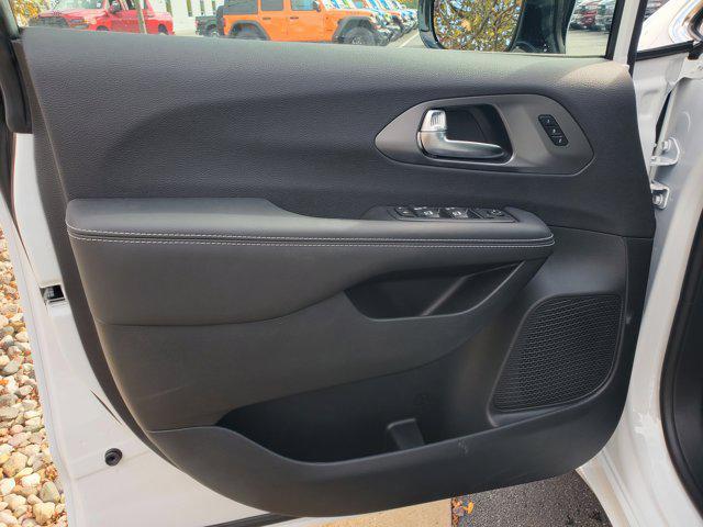 new 2026 Chrysler Pacifica car, priced at $40,620