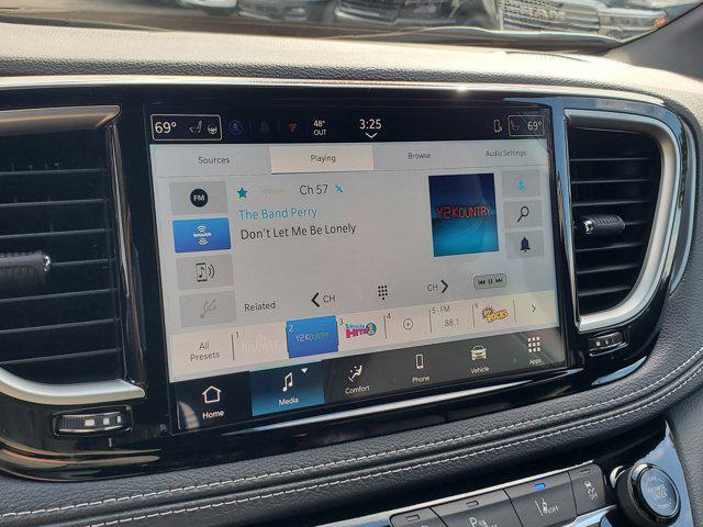 new 2026 Chrysler Pacifica car, priced at $40,620