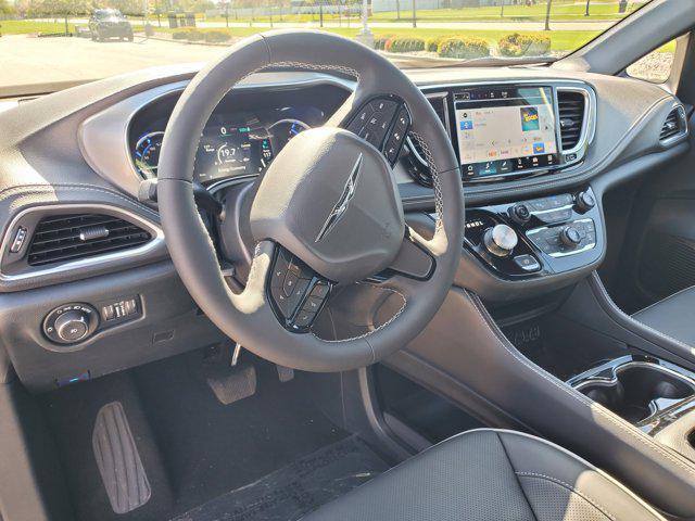 new 2025 Chrysler Pacifica Hybrid car, priced at $54,251
