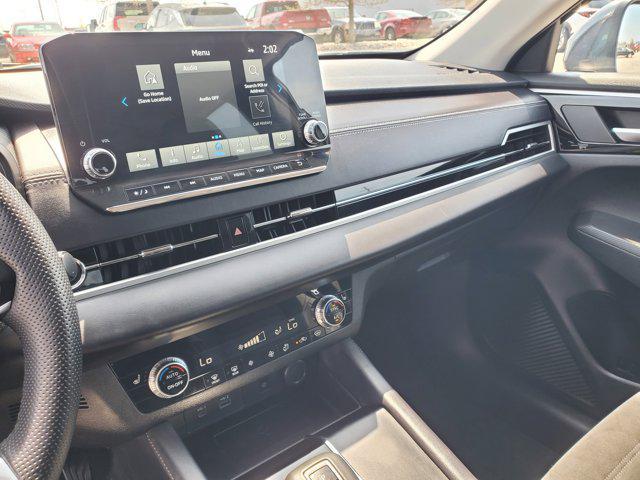 used 2024 Mitsubishi Outlander car, priced at $29,998