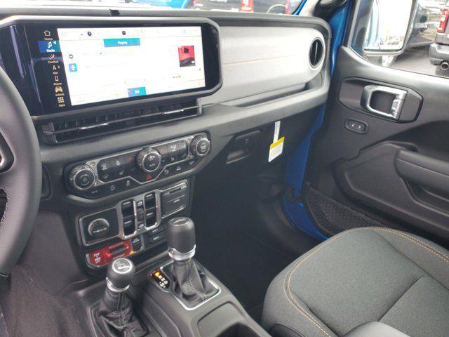 new 2025 Jeep Gladiator car, priced at $49,672