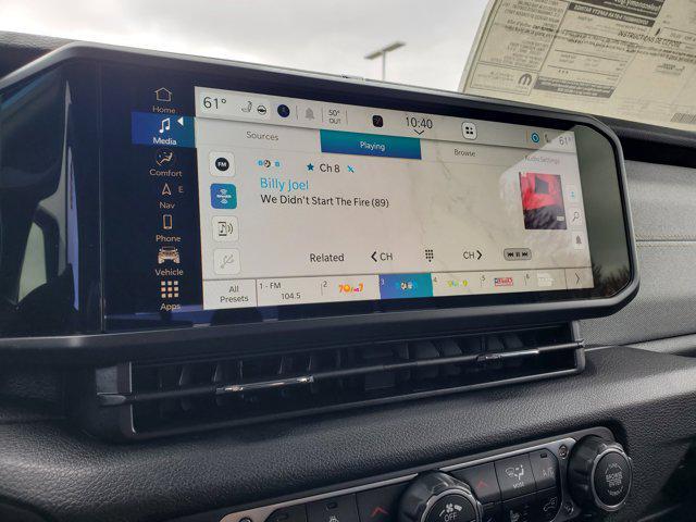 new 2025 Jeep Gladiator car, priced at $49,672