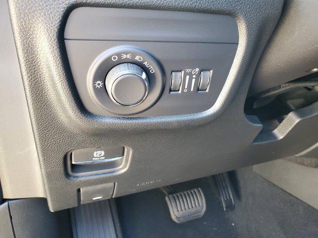 new 2025 Jeep Grand Cherokee car, priced at $44,170