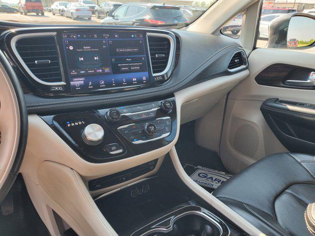 used 2021 Chrysler Pacifica Hybrid car, priced at $25,450