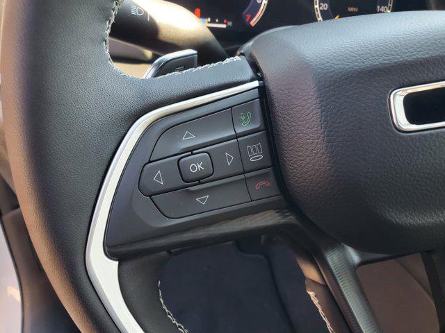 new 2025 Jeep Grand Cherokee car, priced at $40,038