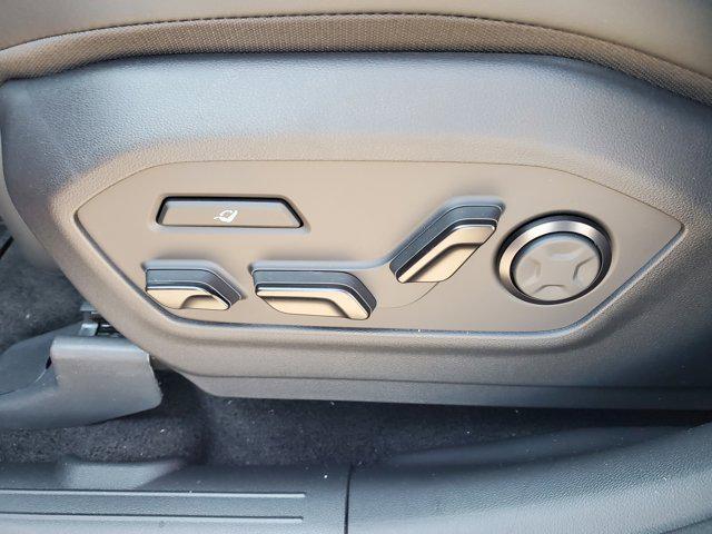 new 2026 Hyundai SANTA FE HEV car, priced at $48,560