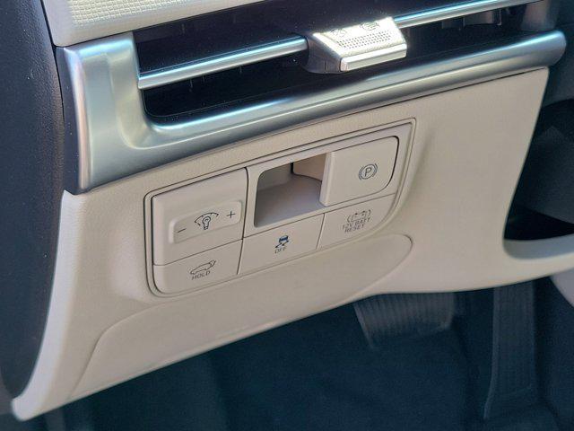 new 2025 Hyundai TUCSON Hybrid car, priced at $34,155