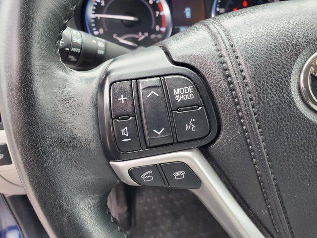 used 2014 Toyota Highlander car, priced at $15,987