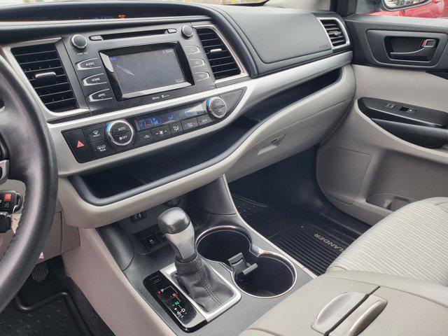 used 2014 Toyota Highlander car, priced at $15,987