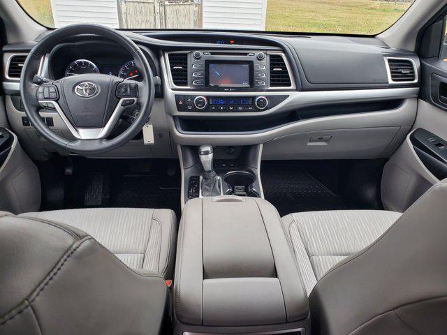 used 2014 Toyota Highlander car, priced at $15,987