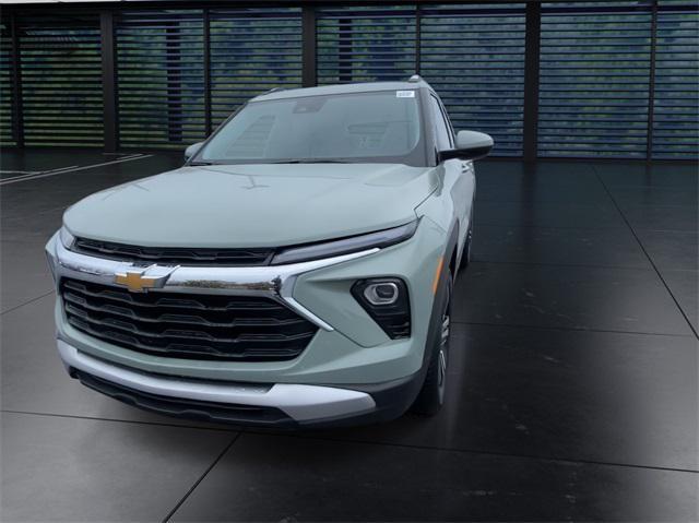 new 2025 Chevrolet TrailBlazer car, priced at $28,010