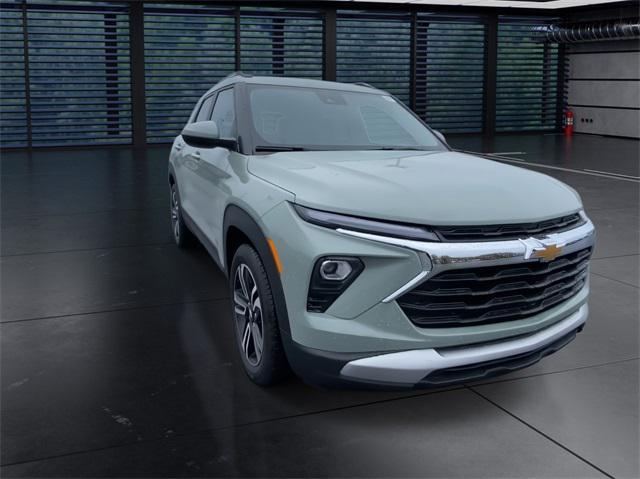 new 2025 Chevrolet TrailBlazer car, priced at $28,010