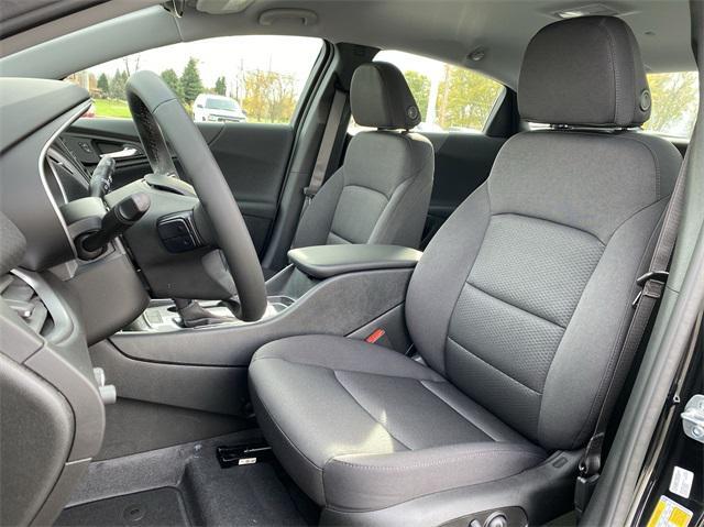 new 2025 Chevrolet Malibu car, priced at $27,500