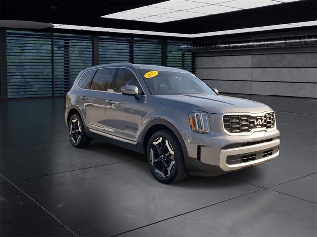 used 2023 Kia Telluride car, priced at $33,571