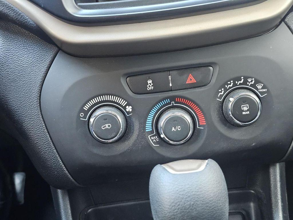 used 2016 Jeep Cherokee car, priced at $10,995