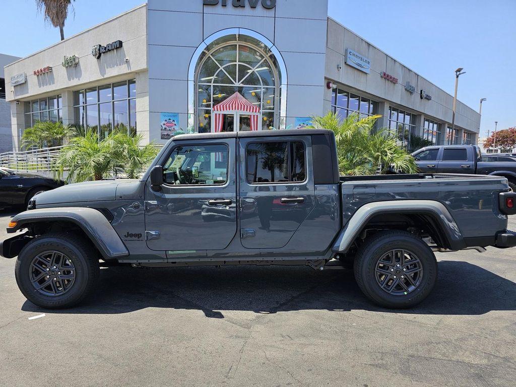 new 2025 Jeep Gladiator car, priced at $43,130