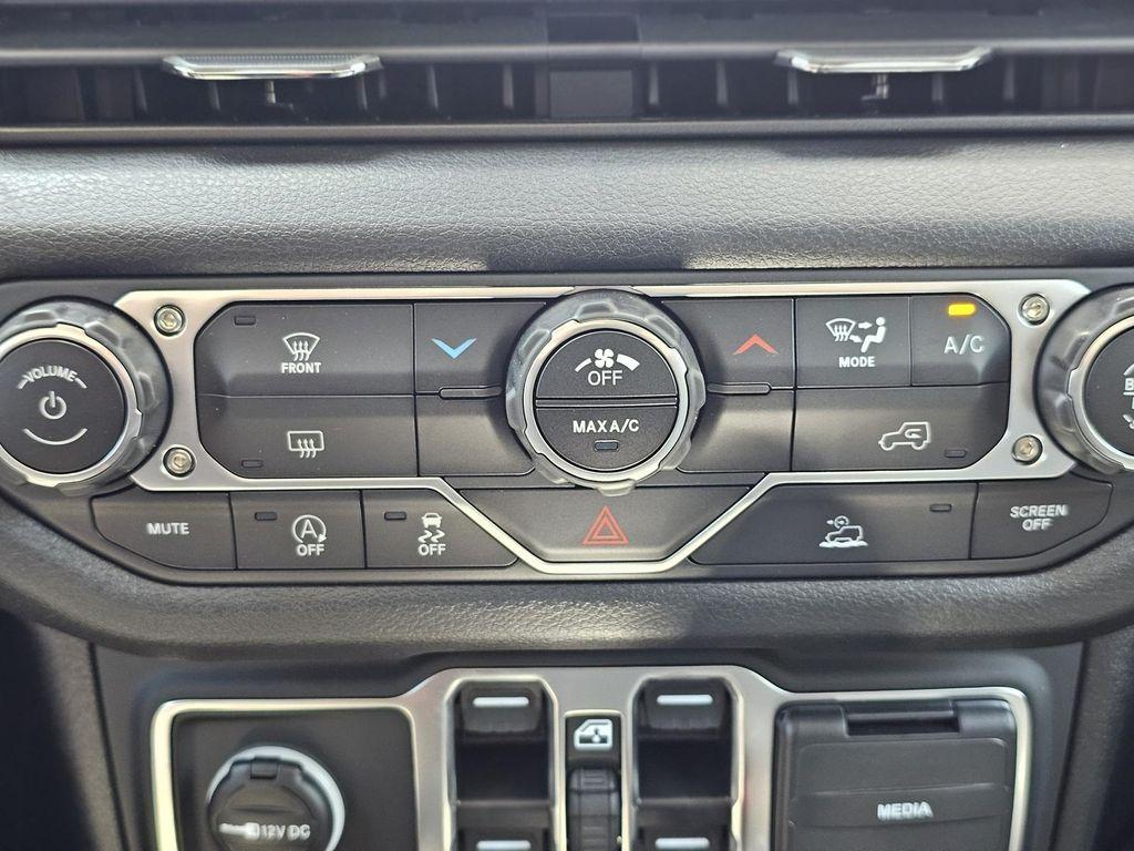 new 2025 Jeep Gladiator car, priced at $43,130