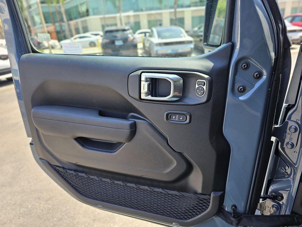 new 2025 Jeep Gladiator car, priced at $43,130