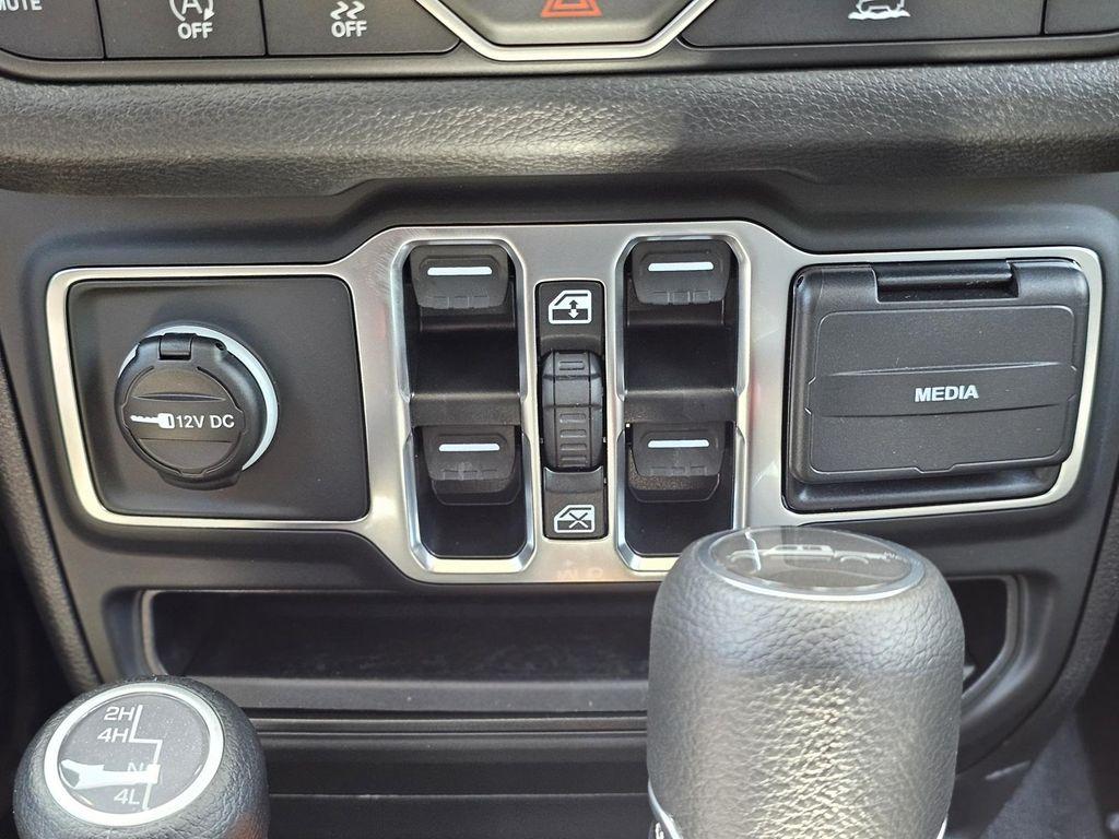new 2025 Jeep Gladiator car, priced at $43,130