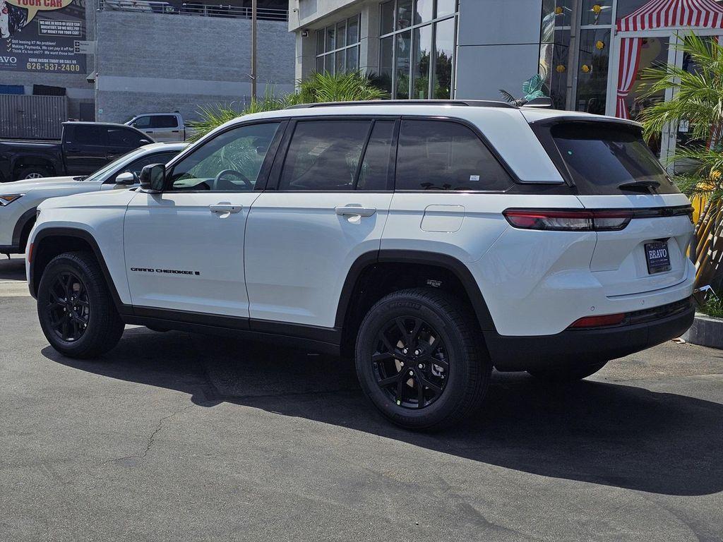 new 2025 Jeep Grand Cherokee car, priced at $32,995