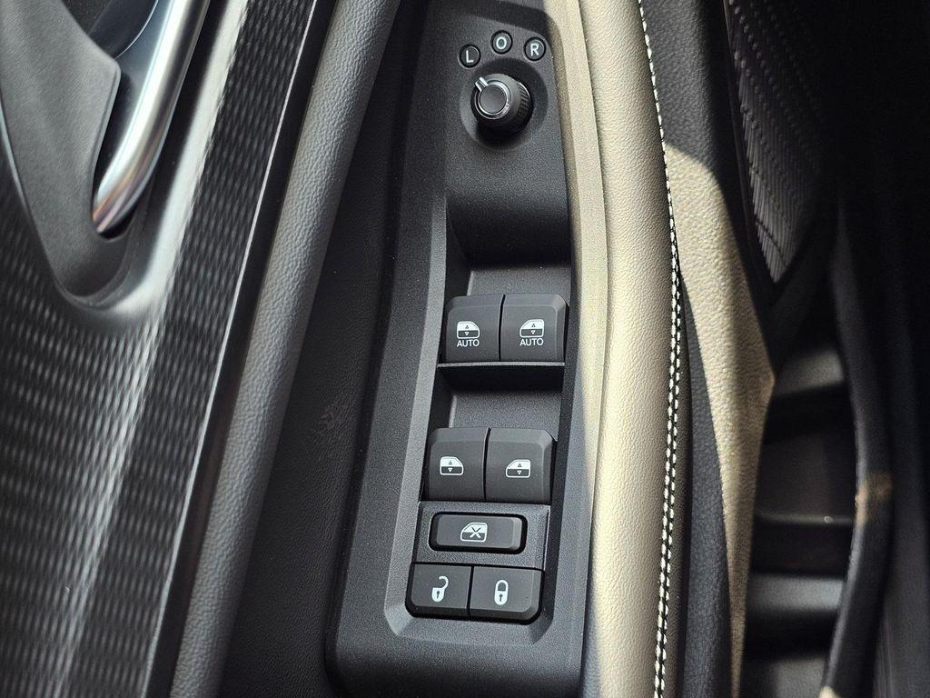 new 2025 Jeep Grand Cherokee car, priced at $32,995