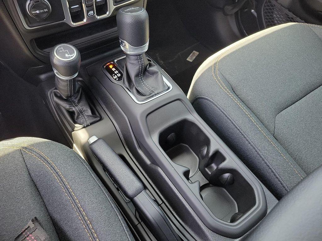 new 2025 Jeep Gladiator car, priced at $37,995