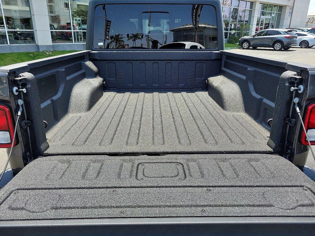 new 2025 Jeep Gladiator car, priced at $37,995