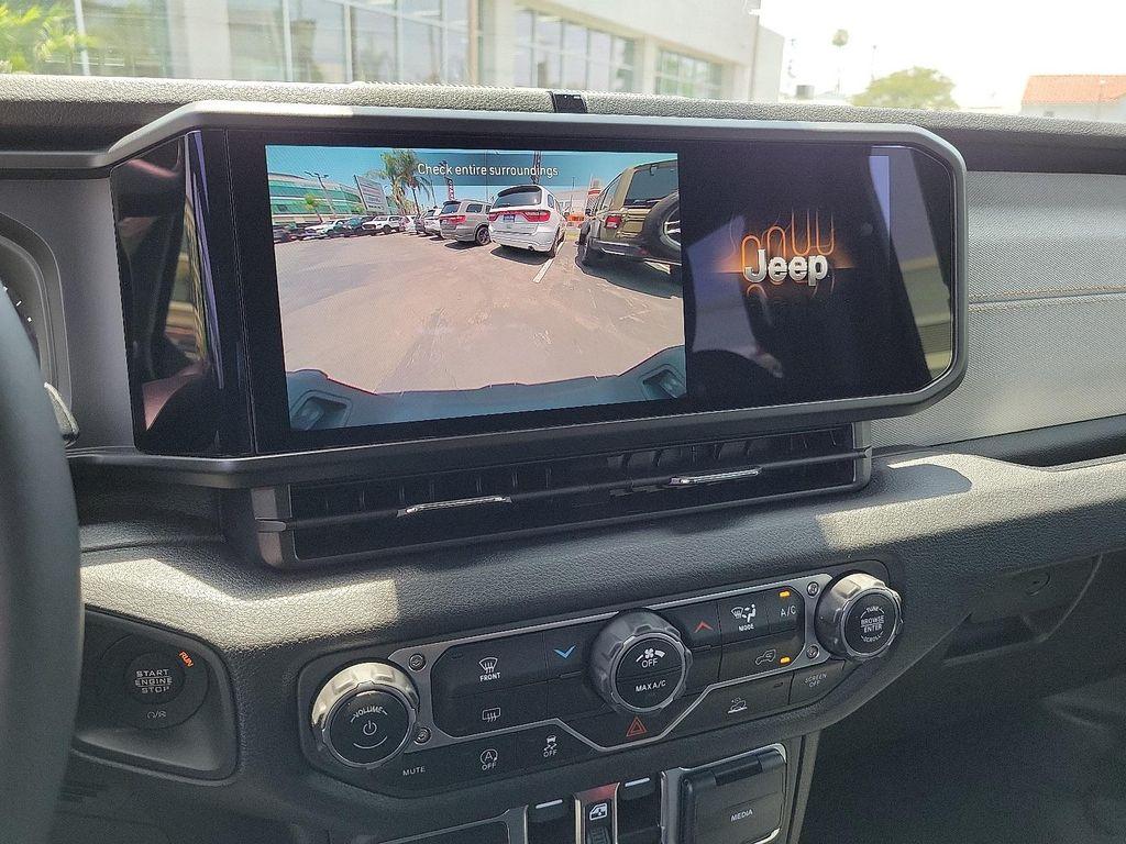 new 2025 Jeep Gladiator car, priced at $37,995
