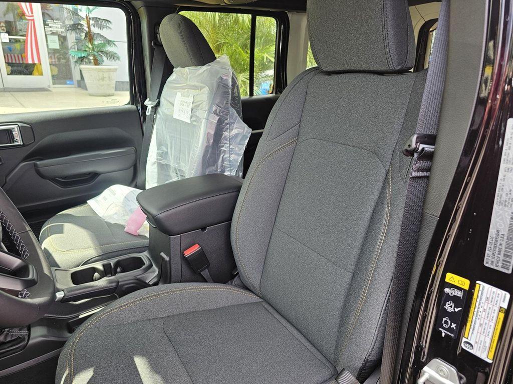 new 2025 Jeep Wrangler car, priced at $36,979