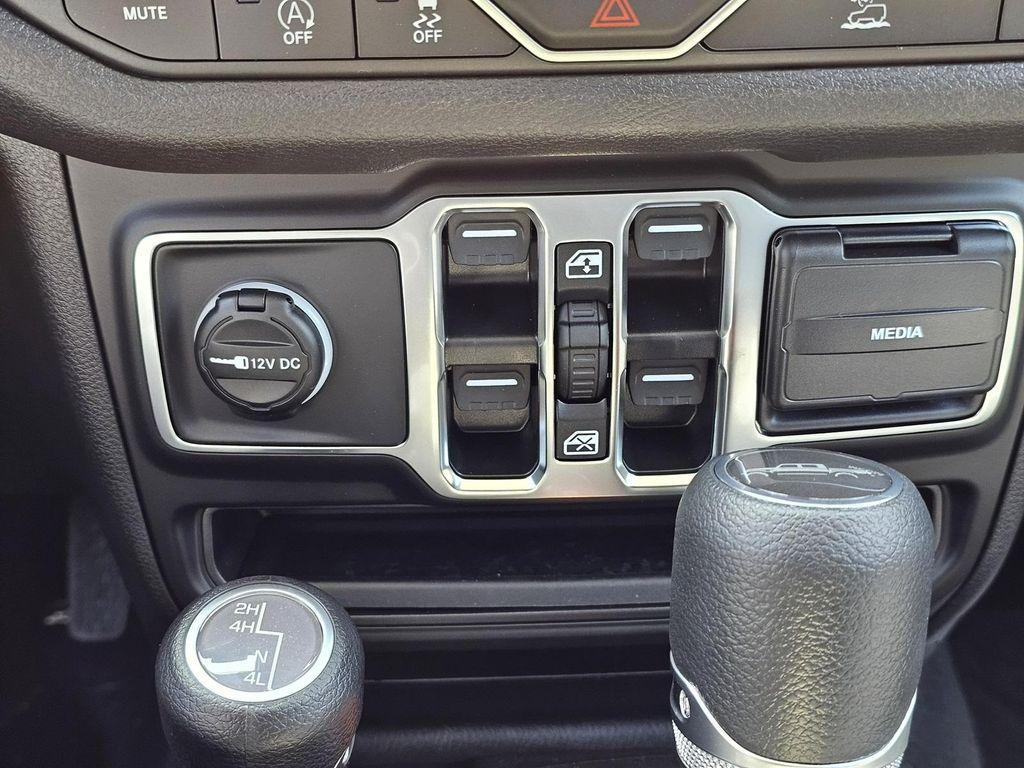 new 2025 Jeep Gladiator car, priced at $43,130