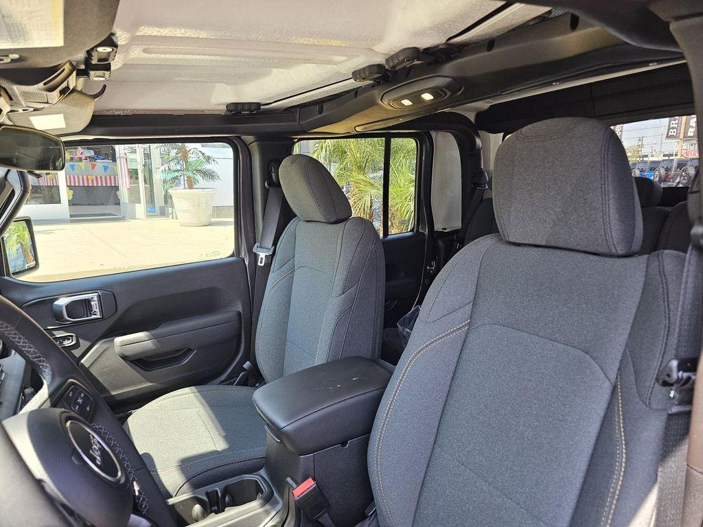 new 2025 Jeep Gladiator car, priced at $43,130