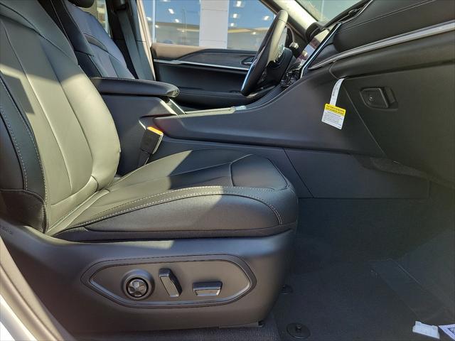 new 2025 Jeep Grand Cherokee car, priced at $39,399