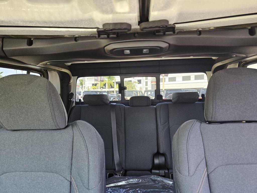 new 2025 Jeep Gladiator car, priced at $38,795