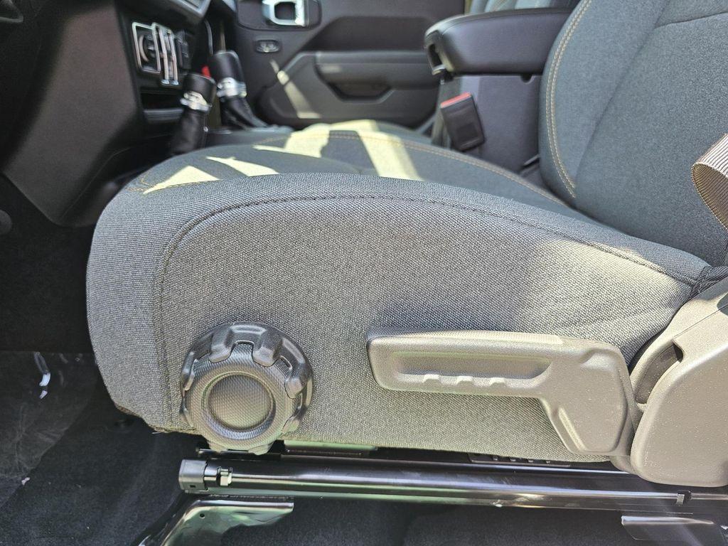 new 2025 Jeep Gladiator car, priced at $38,795