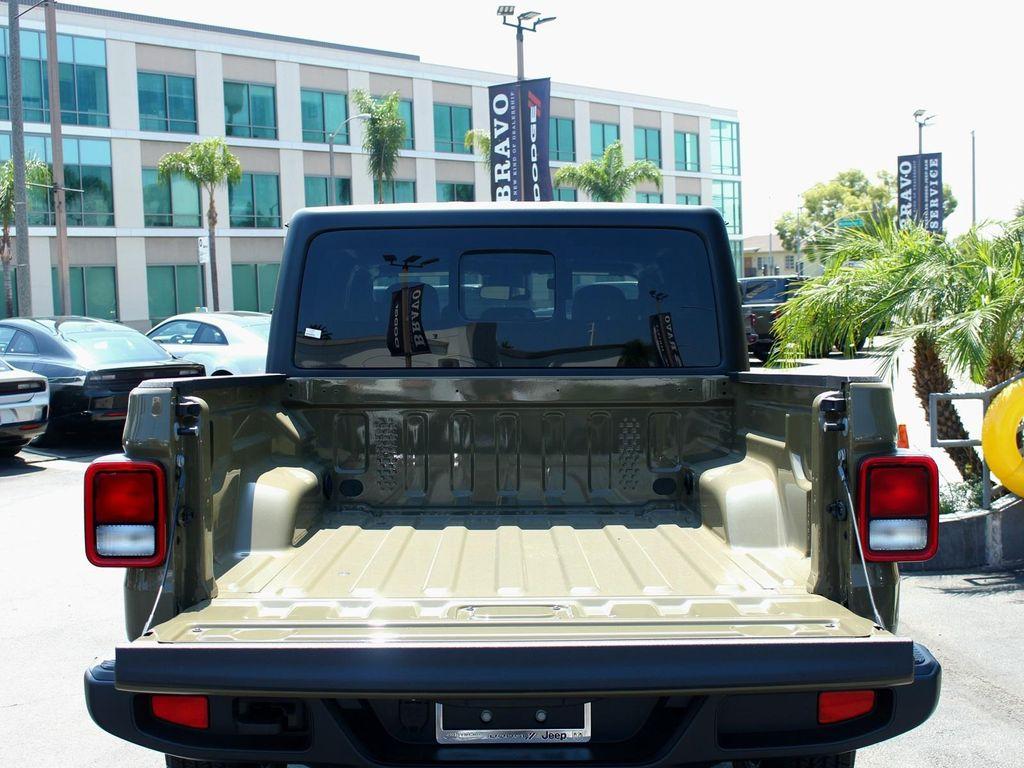 new 2025 Jeep Gladiator car, priced at $38,795