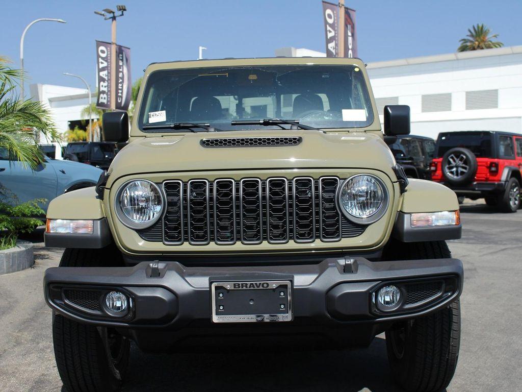 new 2025 Jeep Gladiator car, priced at $38,795