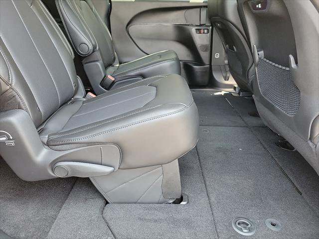 new 2025 Chrysler Pacifica car, priced at $38,595