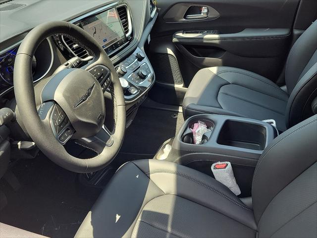 new 2025 Chrysler Pacifica car, priced at $38,595