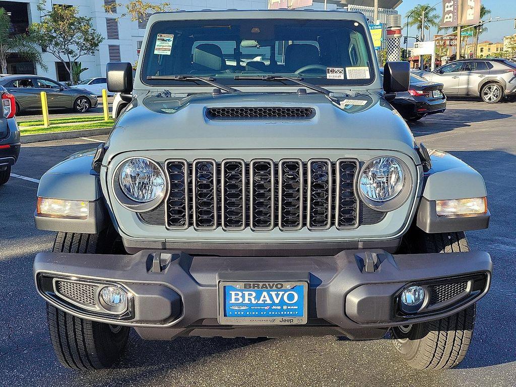 new 2025 Jeep Gladiator car, priced at $37,995