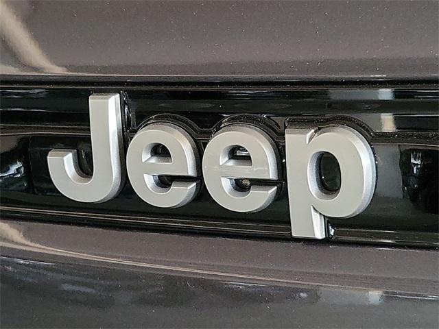 new 2025 Jeep Grand Cherokee car, priced at $37,675