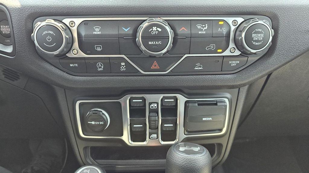 new 2025 Jeep Wrangler car, priced at $36,979